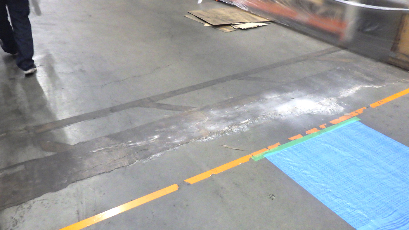 ヒビのあるコンクリート